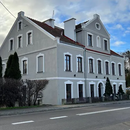 Kopernika 10 *