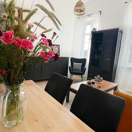 Kopernika 10 *