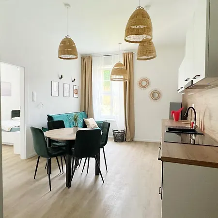 Kopernika 10 *